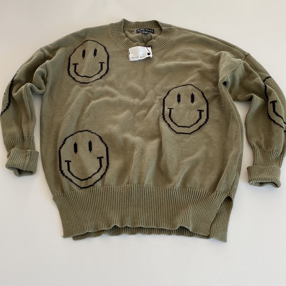 MIOU MUSE Sweaters - Miou Muse Women’s smiley face sweater